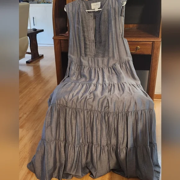 Elegant Gray Sleeveless Dress - Picture 6 of 7